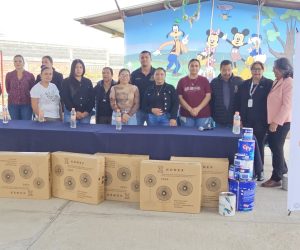 Entrega de apoyos del Programa Peso a Peso en el Kinder Estefanía Castañeda